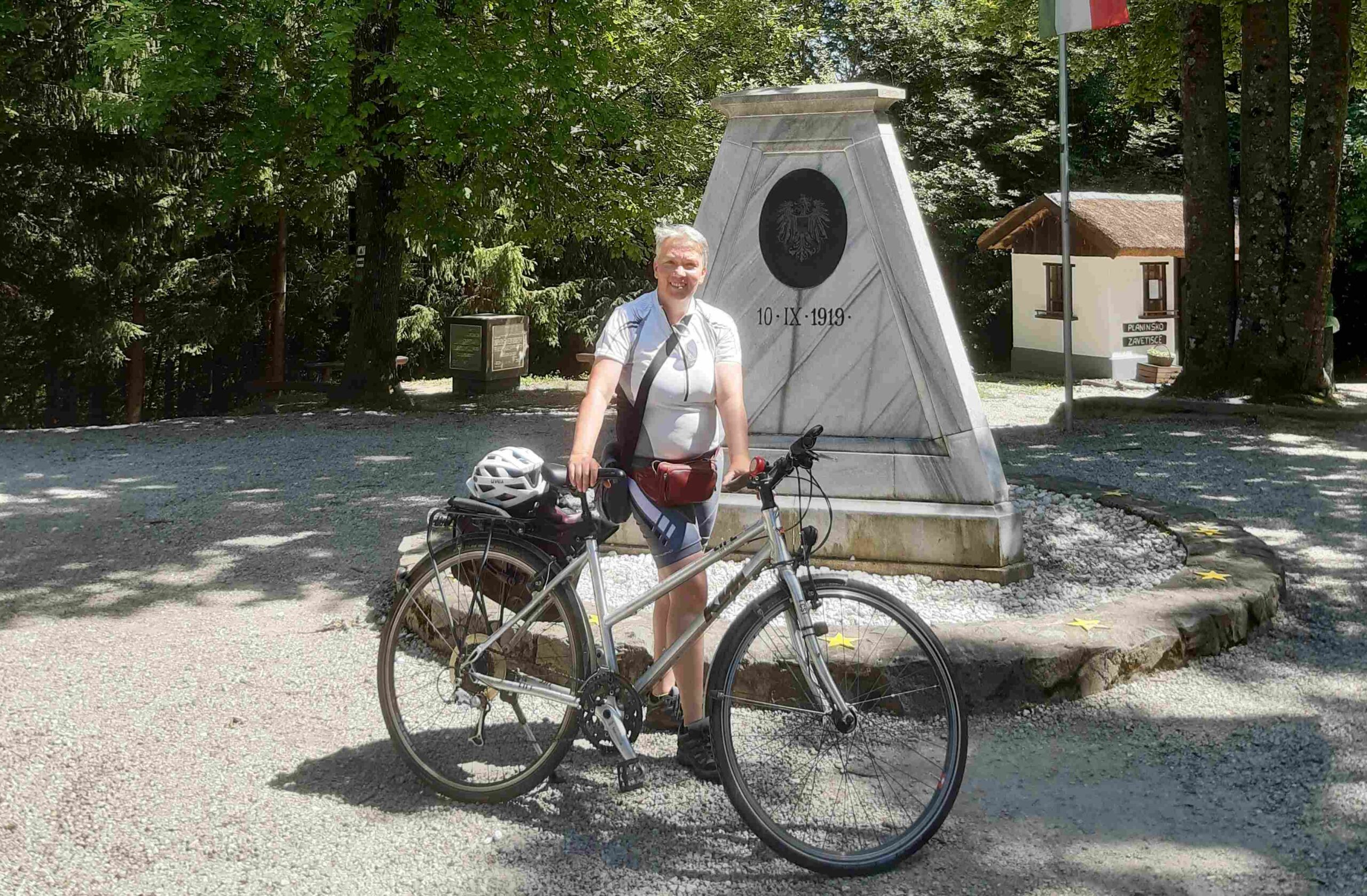 Julia Köstenberger bei der Dreiländerecke Österreich - Ungarn - Slowenien